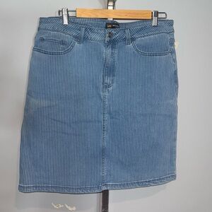 Lee blue white pinstripe mid rise denim mini skirt woman’s size 16